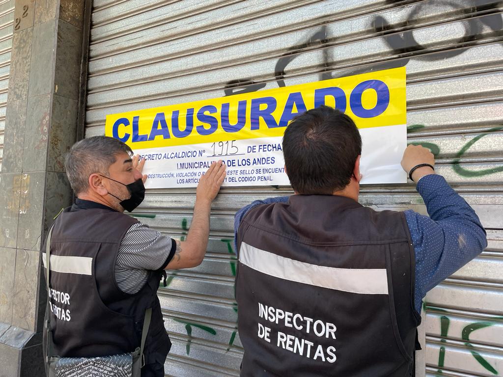 Foto de local comercial en regla